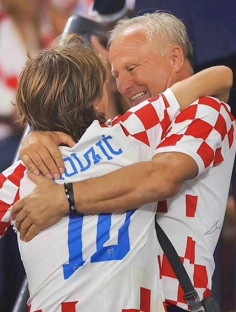 [德甲]凯恩破门奥利塞传射 拜仁2-0门兴格拉德巴赫