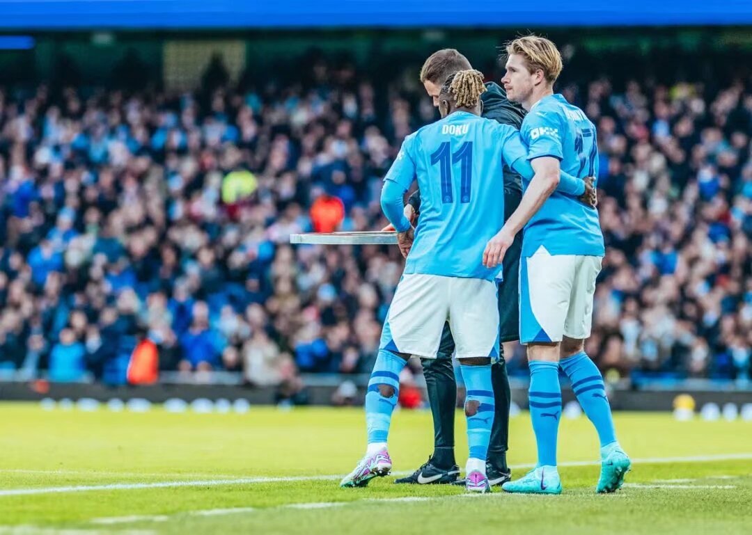 TA：因现代足球重视边路与攻防转换，菱形中场阵型已几乎绝迹