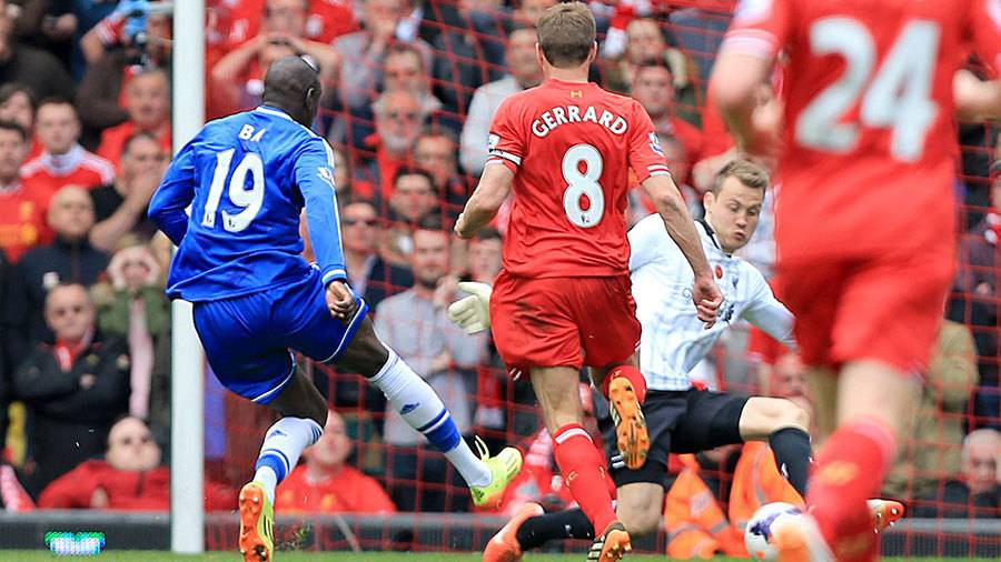 2016年7月：白袜队左投克里斯·塞尔因抗议复古球衣太丑将其剪碎，被队内禁赛。