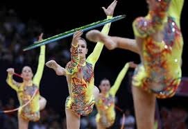 《球队Logo的设计美学：从经典排版到现代扁平化的转变》